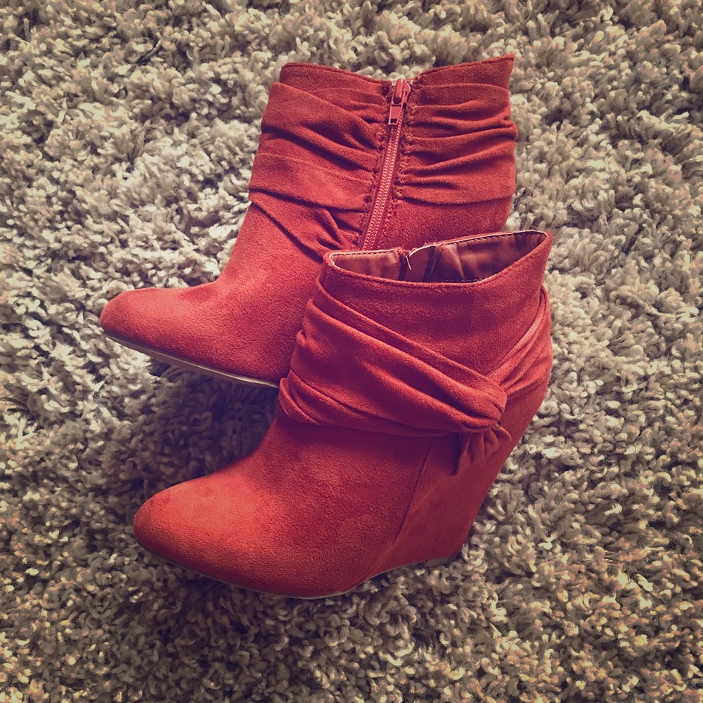 Charlotte Russe Burnt Orange Wedges Size 8